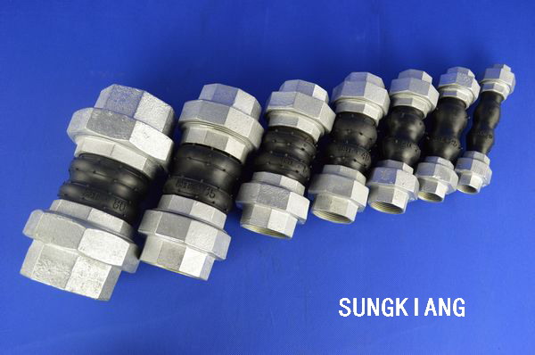 橡膠接頭在管道中起到了補償的作用 橡膠接頭