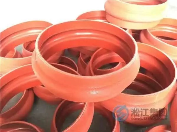 以下是上海淞江紅色硅膠卡箍橡膠軟接頭發(fā)貨現(xiàn)場(chǎng)! 卡箍橡膠軟接頭,紅色硅膠卡箍橡膠軟接頭,上海淞江卡箍橡膠軟接頭