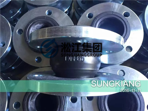 DN100和DN65氟橡膠軟接頭發貨現場 氟橡膠軟接頭