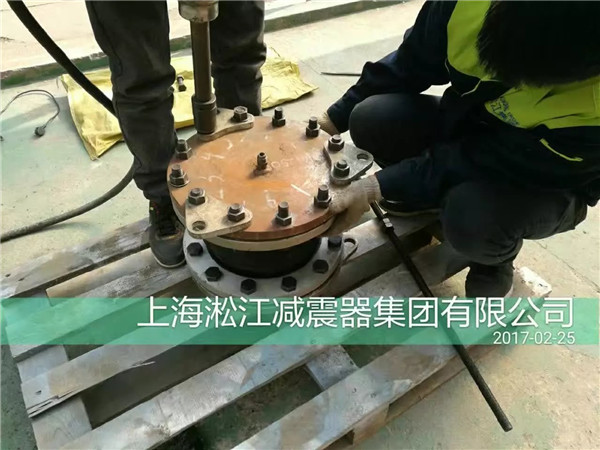 管道中使用橡膠接頭如何選擇防腐的材料? 橡膠接頭